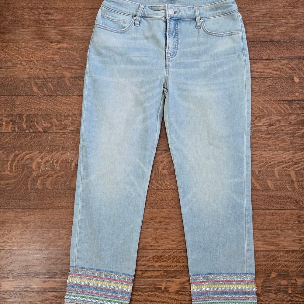 Women’s Light Wash Slimming Girlfriend Crop Jeans Embroidered Hem – Pre-Owned